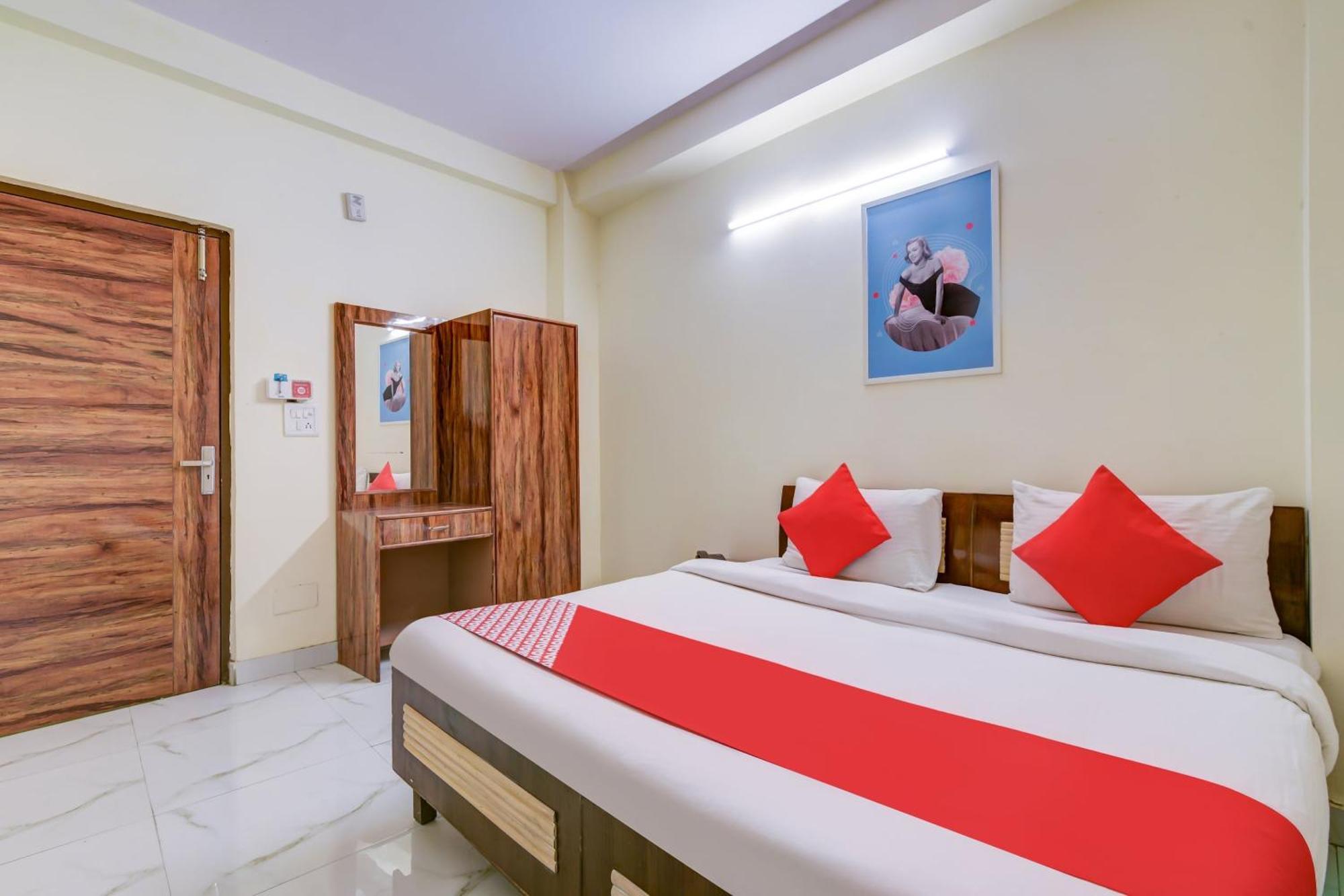 Hotel O 74192 Vishwakarma Palace Delhi  Exterior photo