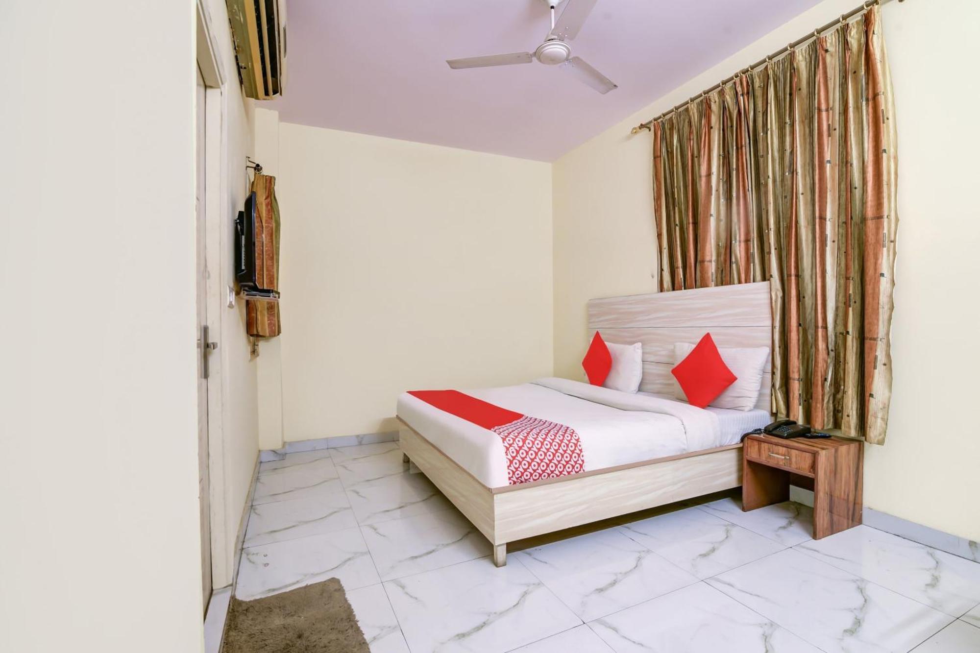 Hotel O 74192 Vishwakarma Palace Delhi  Exterior photo