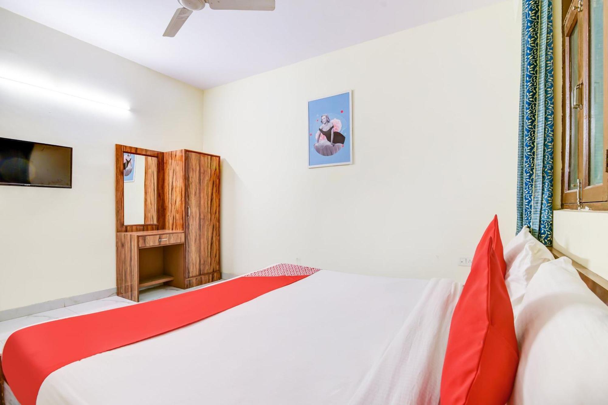 Hotel O 74192 Vishwakarma Palace Delhi  Exterior photo