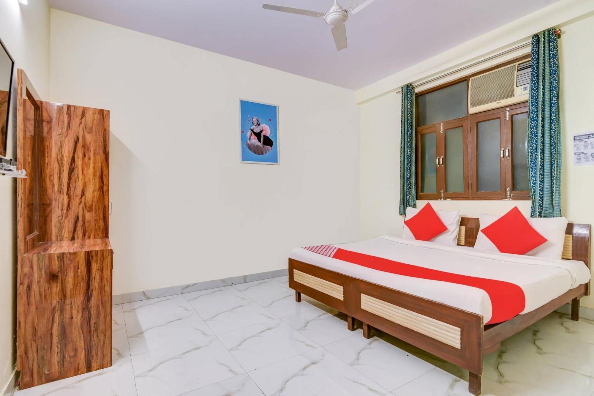 Hotel O 74192 Vishwakarma Palace Delhi  Exterior photo